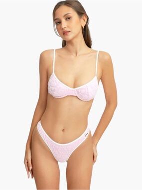 Blackbough Swim Ballerina
Jacquard Fiona Underwire Bikini Top & High Cut Bottoms